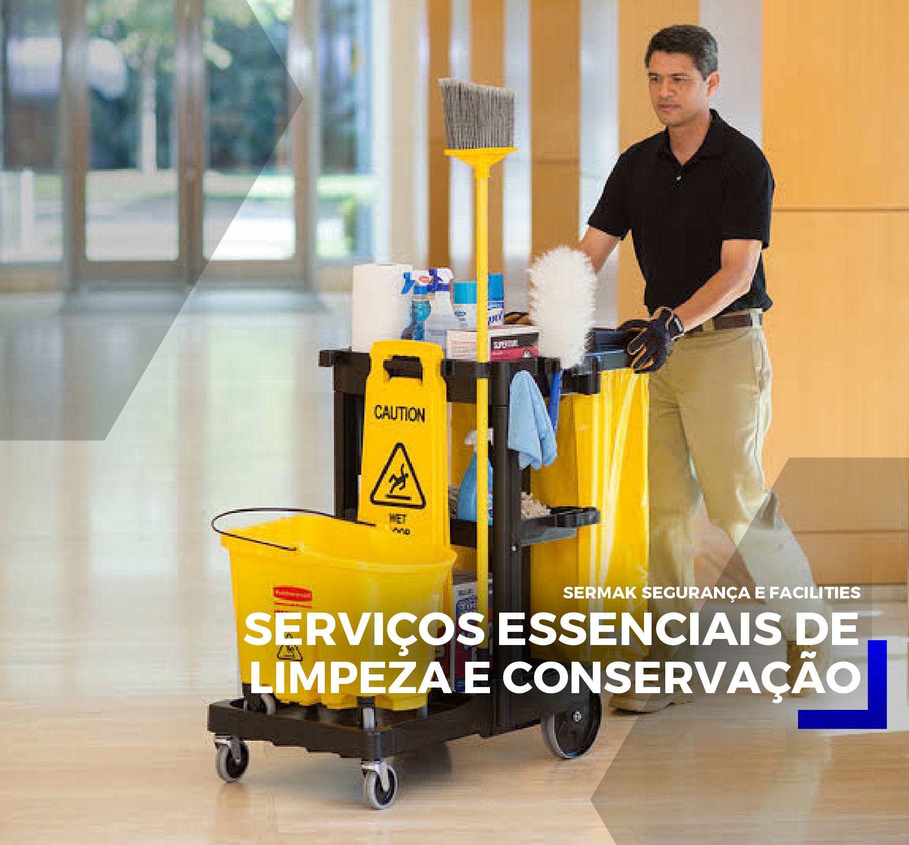 Central de monitoramento com profissional de segurança